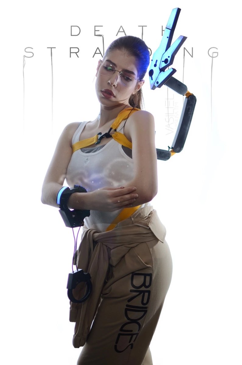 It’s time to remember my cosplay Mama from Death Stranding 🫶🖤🐋👶🌈👍