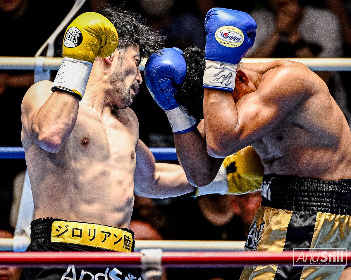 AdSt_official's tweet photo. Sウェルター級8R/S.Welterweight 8R
#ジロリアン陸/#jirolianRiku @jirolianriku 
vs
#チャン・サーラー/#ChanSala

8R 判定3-0 Unanimous Decision
(77-75,78-74×2)
勝者/winner #ジロリアン陸/#JirolianRiku @jirolianriku https://t.co/xDlIiVedgR