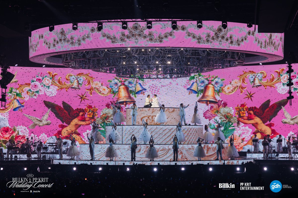 PPKrit_Ent's tweet photo. ขอบคุณทุกคนที่มาร่วมเป็นส่วนหนึ่งใน #BKPPWeddingConcert ตลอดทั้ง 3 วัน ทุกโมเมนต์ความประทับใจถูกรวบรวมอยู่ใน Echoes of the Infinite - Digital Photobook นี้
เวลาที่คิดถึงกันก็กลับมาเปิดดูและยิ้มไปด้วยกันได้เสมอ 🤍🧡

ขอขอบคุณแขกรับเชิญทุกท่าน อาม่าแต๋ว, แม่ปุ๊, พี่รัศมีแข, พี่ตู่ ภพธร, พี่หนึ่ง ETC., และพี่ปั๊บ POTATO ที่มาร่วมเติมเต็มให้ค่ำคืนของเราสมบูรณ์และสวยงาม 🙏🏻✨

ดูภาพทั้งหมดได้ที่
: https://t.co/VqdvnEOGJw

#BKPPWeddingConcert_EchoesOfTheInfinite
#BKPPWeddingConcert_D1 
#BKPPWeddingConcert_D2 
#BKPPWeddingConcert_D3
#TheRedEnvelope 
#PPKritEntertainment #BillkinEntertainment 
#GDH
#ETCband #potatoband #ตู่ภพธร #วิถีคิงคอง 
#PPKritt #Bbillkin