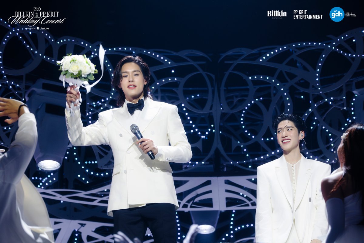 PPKrit_Ent's tweet photo. ขอบคุณทุกคนที่มาร่วมเป็นส่วนหนึ่งใน #BKPPWeddingConcert ตลอดทั้ง 3 วัน ทุกโมเมนต์ความประทับใจถูกรวบรวมอยู่ใน Echoes of the Infinite - Digital Photobook นี้
เวลาที่คิดถึงกันก็กลับมาเปิดดูและยิ้มไปด้วยกันได้เสมอ 🤍🧡

ขอขอบคุณแขกรับเชิญทุกท่าน อาม่าแต๋ว, แม่ปุ๊, พี่รัศมีแข, พี่ตู่ ภพธร, พี่หนึ่ง ETC., และพี่ปั๊บ POTATO ที่มาร่วมเติมเต็มให้ค่ำคืนของเราสมบูรณ์และสวยงาม 🙏🏻✨

ดูภาพทั้งหมดได้ที่
: https://t.co/VqdvnEOGJw

#BKPPWeddingConcert_EchoesOfTheInfinite
#BKPPWeddingConcert_D1 
#BKPPWeddingConcert_D2 
#BKPPWeddingConcert_D3
#TheRedEnvelope 
#PPKritEntertainment #BillkinEntertainment 
#GDH
#ETCband #potatoband #ตู่ภพธร #วิถีคิงคอง 
#PPKritt #Bbillkin