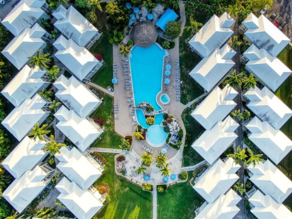 ERACayman's tweet photo. Renovated 3-Bed Beachfront Condo – Sunset Cove #230
A rare opportunity to own a completely renovated, turnkey 3-bedroom residence in the heart of Seven Mile Beach.

MLS 411208 | US $2,375,000
https://t.co/mTAghFBCbU

📞(345) 945 6000
📩info@eracayman.com

Member of CIREBA https://t.co/T1agtUxiuz