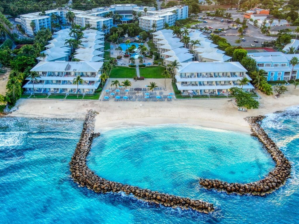 ERACayman's tweet photo. Renovated 3-Bed Beachfront Condo – Sunset Cove #230
A rare opportunity to own a completely renovated, turnkey 3-bedroom residence in the heart of Seven Mile Beach.

MLS 411208 | US $2,375,000
https://t.co/mTAghFBCbU

📞(345) 945 6000
📩info@eracayman.com

Member of CIREBA https://t.co/T1agtUxiuz