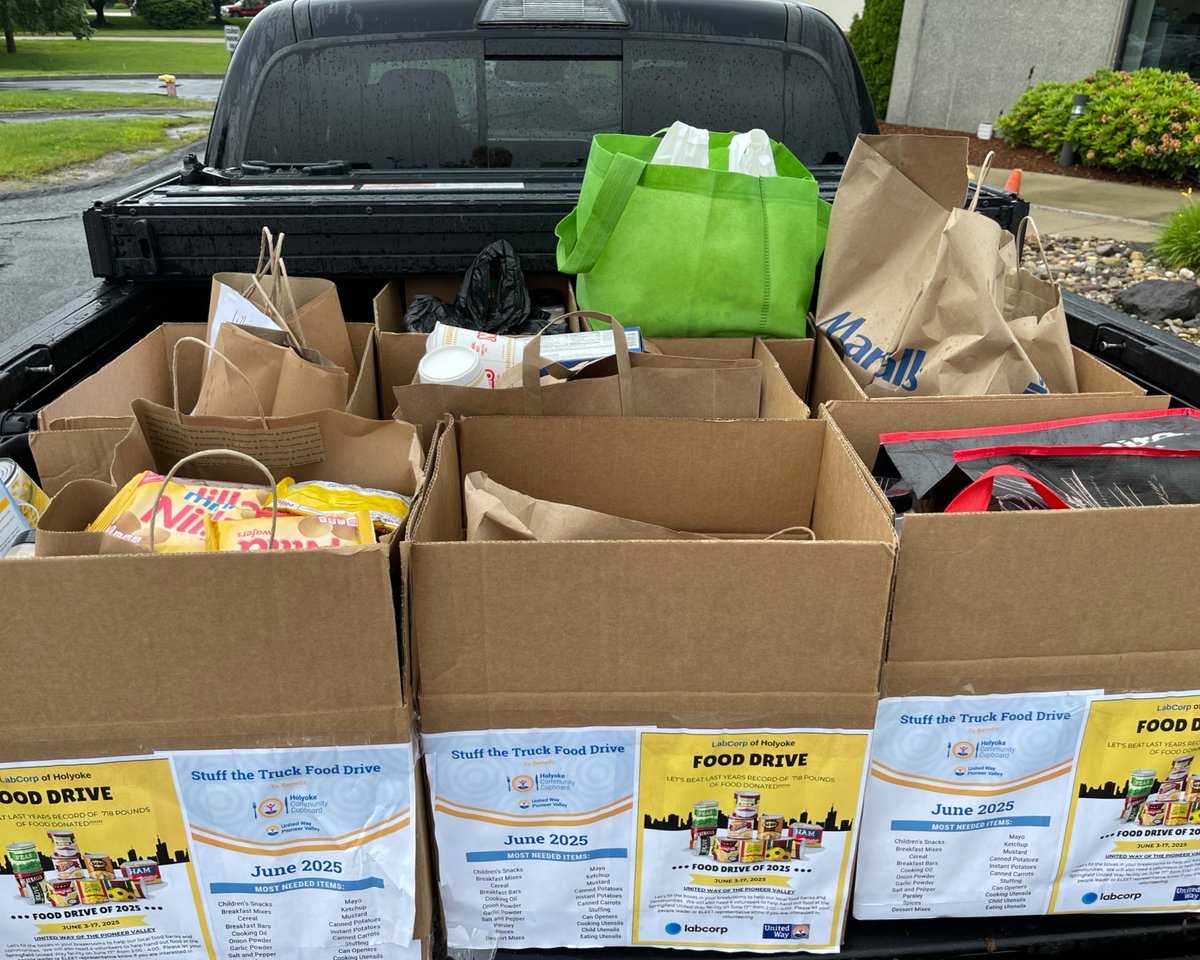 unitedwaypv's tweet photo. Thank you to @LabCorp for their group volunteering and donating almost 300 pounds of food – which has been given out at our Springfield Pantry! Contact Lee (our Programs Director) at ldrewitz@uwpv.org for more details on how to get involved. #uwpv #unitedway #giveback #thrive https://t.co/h7RvZNJvLx