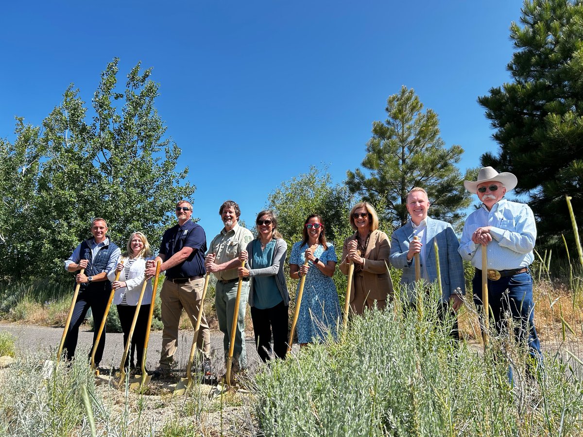 TahoeAgency's tweet image. Groundbreaking of the Kahle Complete Streets Project—an Environmental Improvement Program project that improves water quality, enhances safety, and helps reduce wildfire risk in the Lake Tahoe Basin.
#LakeTahoe #TRPA