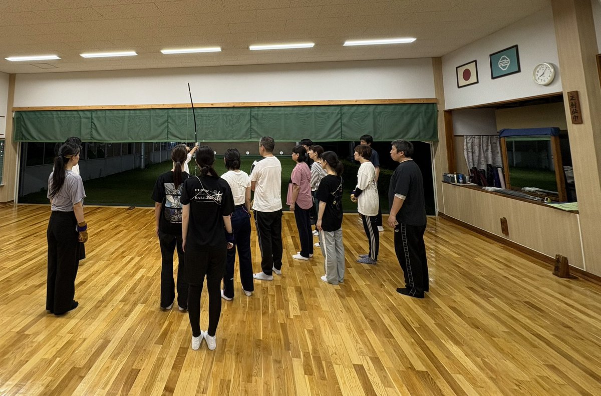 今晩は初心者弓道教室13回目でした
今日の参加者は13人　
最初20人だったから随分少なかったです
お教室はあと2回　その後も続けてくれる人が何人居るかなー🎯☺️