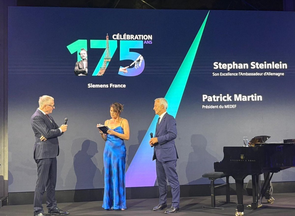 AmbDEenFR's tweet image. Siemens, entreprise 🇩🇪 emblématique – à la fois traditionnelle et innovante – a célébré hier ses 175 ans de présence en 🇫🇷. Félicitations pour cet anniversaire d’exception, et tous mes vœux pour les 175 prochaines années!