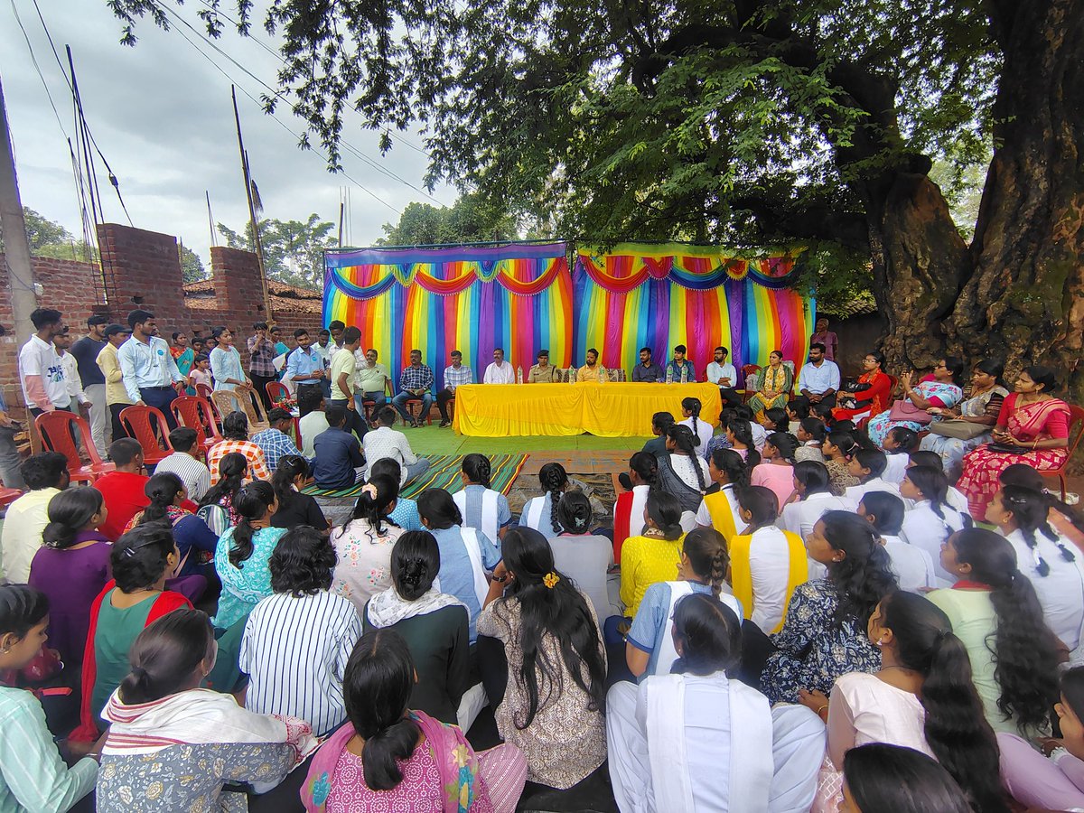 SpJashpur's tweet photo. #विगत 03 दिनों से चले रहे #ClickSafe कार्यक्रम के तीसरे चरण का किया गया समापन,
#इस दौरान लगभग प्रशिक्षक सहित 120 वालेंटियर ने अपने अनुभव को साझा किया,
#वरिष्ठ पुलिस अधीक्षक द्वारा वालेंटियर को "योद्धा" की संज्ञा दिया गया, https://t.co/ojUQPg2L72