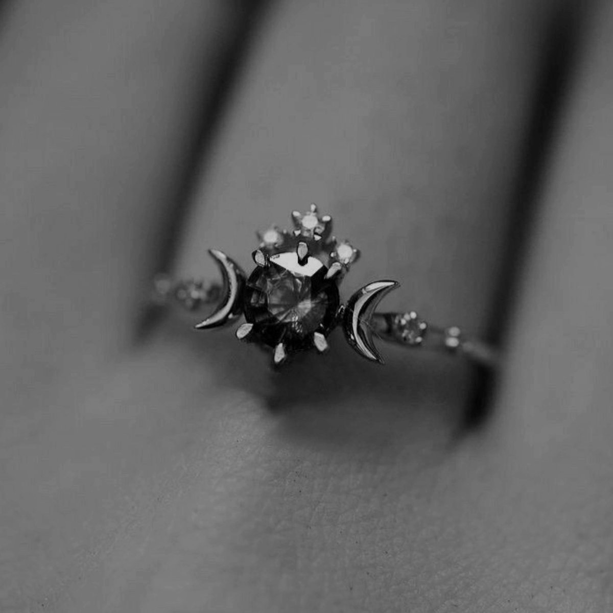 ᅠᅠᅠ ᅠ ᅠ ᅠ ᅠ ᅠ ᅠ ᅠ ᅠ ᅠ 𝓉 𝔥 𝔢 𝔞. tweet media