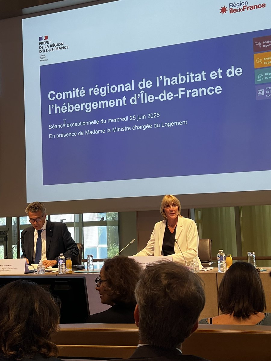 patrice_leclerc's tweet photo. Cet après midi en réunion à la préfecture de région avec la ministre du logement pour dire combien la crise du logement est grave, combien il faudrait que l’Etat, la Région, le département et les communes égoïstes changent de politique pour que des familles ne souffrent plus. https://t.co/wI8AMilksD