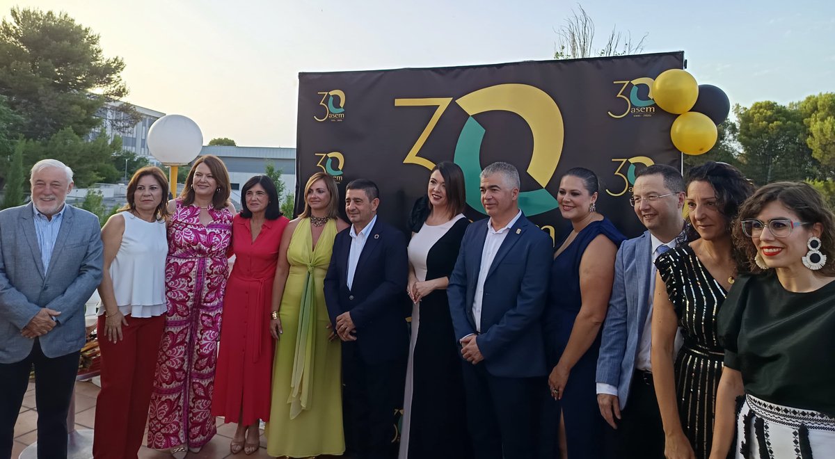 Andaltec Centro Tecnológico (@andaltec) on Twitter photo 👉 El gerente de Andaltec, Daniel Aguilera, acompañó ayer al sector empresarial marteño en la Entrega de Premios Empresariales <a href="/asem_martos/">ASEM MARTOS</a>, Ciudad de Martos.
Nuestra más sincera enhorabuena a la Asocación por sus 30 años de vida y a todos los premiados en esta gala.
👏👏👏 👉 El gerente de Andaltec, Daniel Aguilera, acompañó ayer al sector empresarial marteño en la Entrega de Premios Empresariales <a href="/asem_martos/">ASEM MARTOS</a>, Ciudad de Martos.
Nuestra más sincera enhorabuena a la Asocación por sus 30 años de vida y a todos los premiados en esta gala.
👏👏👏