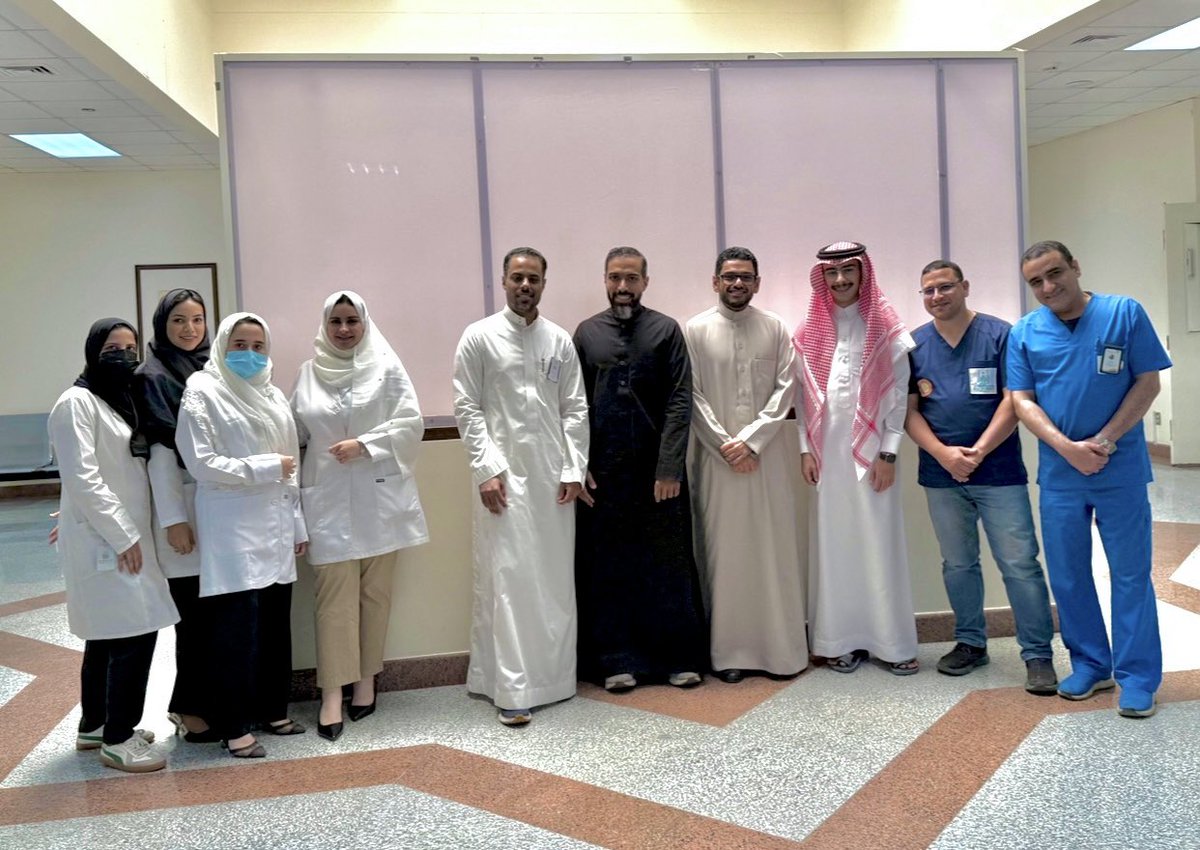 dr_rahafJ's tweet photo. بحمد الله وفضله انتهت R1 🤍
سنة مليئة بالتحديات، زاخرة بالتجارب والدروس.
كل الشكر والامتنان لدكاترتنا الأفاضل على دعمهم وتوجيههم المستمر، ولزملائي اللي كانوا سند في كل خطوة، وما أنسى الفريق الداعم من التمريض والفنيين

ممتنة من القلب، وجاهزين لـ R2 بكل حماس! ✨ https://t.co/bbDcjWLWHQ