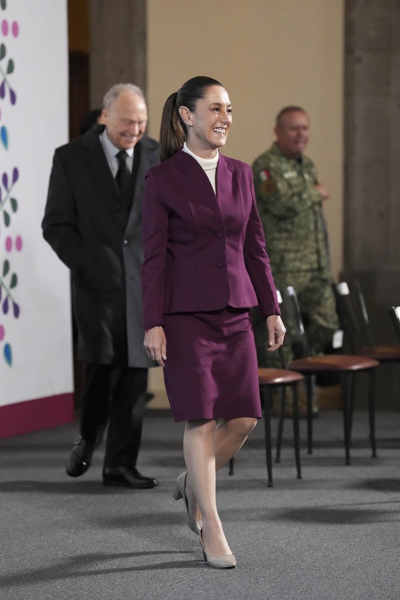 Mike_Oviedo's tweet photo. Apoyemos a @Claudiashein, nuestra gran presidenta.

Feliz miércoles.