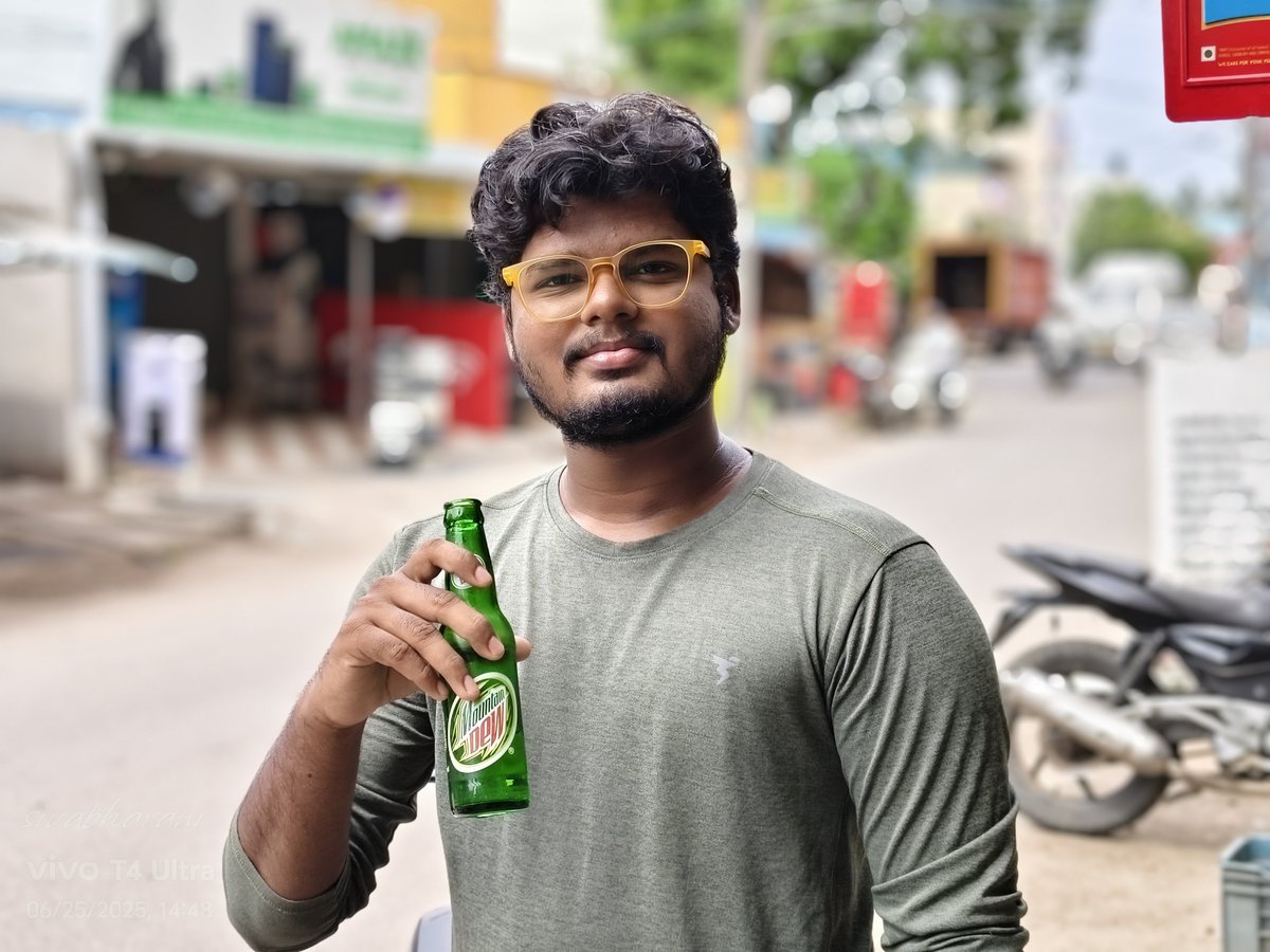 Siva_Bharani's tweet image. Shot on #vivoT4Ultra #NoEdit
Rear camera portrait