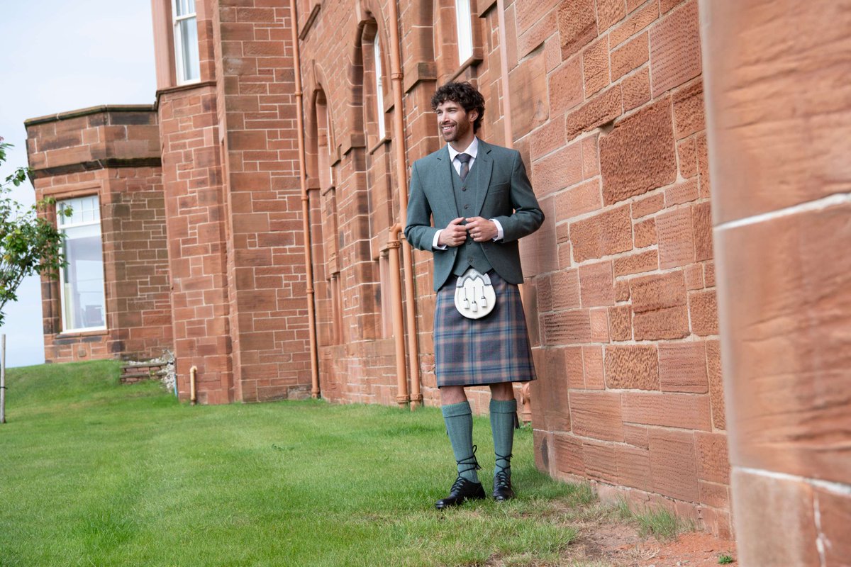 Hired from us before?
You’re in luck! Enjoy 15% off hires for life as a thank you for hiring with the Kings of Kilts! 🙌

☎️ Contact us today to arrange your next hire and claim this exclusive offer! 👉 0141 280 3398
.
.
.
#kingsofkilts #kilts #kilthire #highlandwear