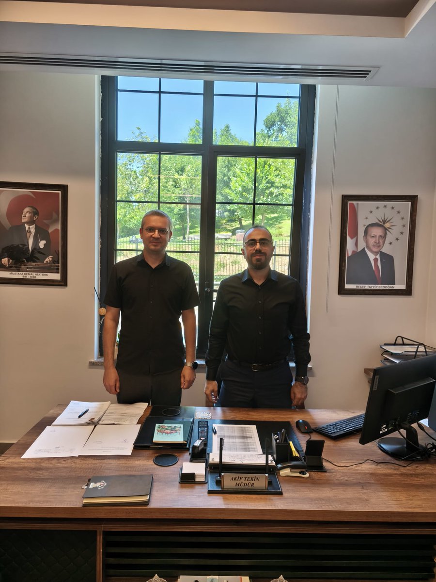 Göreve yeni başlayan Çekmeköy Sosyal Hizmetler müdürü Akif Tekin'e hayırlı olsun ziyareti yaparak, sosyal hizmetler konusunda fikir alış verişi gerçekleştirdik. Misafirperliği ve hoş sohbetinden dolayı kendisine teşekkür eder yeni görevinde başarılar dileriz.