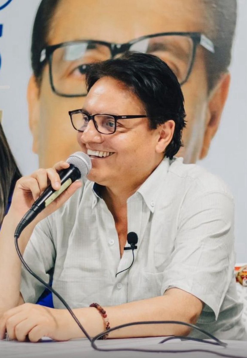 Este país recuperó la esperanza con tu voz valiente y tu sonrisa. Con la tenacidad de tu incansable tarea periodística y tu valentía para llamar a los criminales por su nombre. A veces tengo miedo, pero sé que sembraste en tierra buena. 
#FernandoValiente