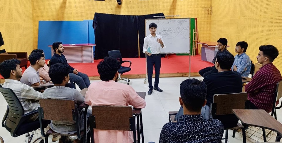 iitr_bd's tweet photo. As an Institute, we are striving to initiate a knowledge movement across Bangladesh. To fulfill this vision, we’re organizing open classes and study circles nationwide.
May Allah grant us the strength to revive knowledge and civilization.
#KnowledgeMovement #Bangladesh https://t.co/ahJHT7hRbu