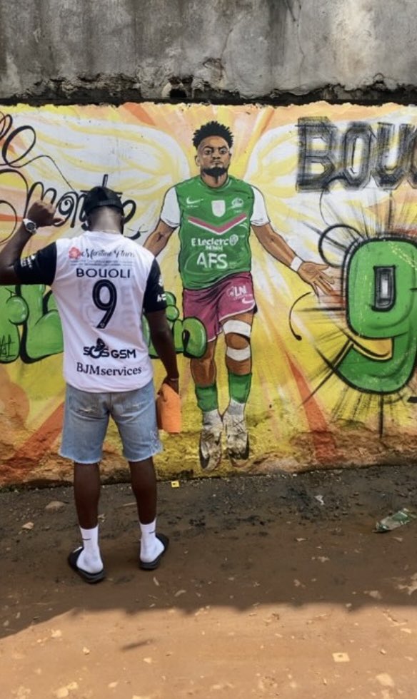 Florentin Buoli a sa fresque au Cameroun sous le maillot sedanais 
Grande histoire d'amour entre le CSSA et le pays des Noah, NDiefi, MBami , Mokake et bien d'autres tous des enfants de Sedan .