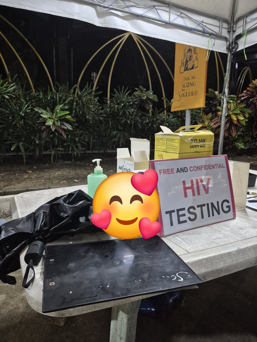 After ko nagsimba, nagpa HIV test na rin sa mismong compund ng Baclaran Church. Ang bongga d b? Sobrang progressive ng mga paring Redemptorists. 
Sabi nung counselor, "love tayo ni Mother of Perpetual Help." Haha
#knowyourstatus 
#EndHIV