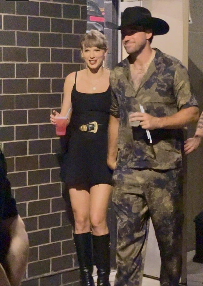 TSwiftLA's tweet image. 📸 | Taylor and Travis at TEU's "Tight Ends & Friends" concert in Nashville