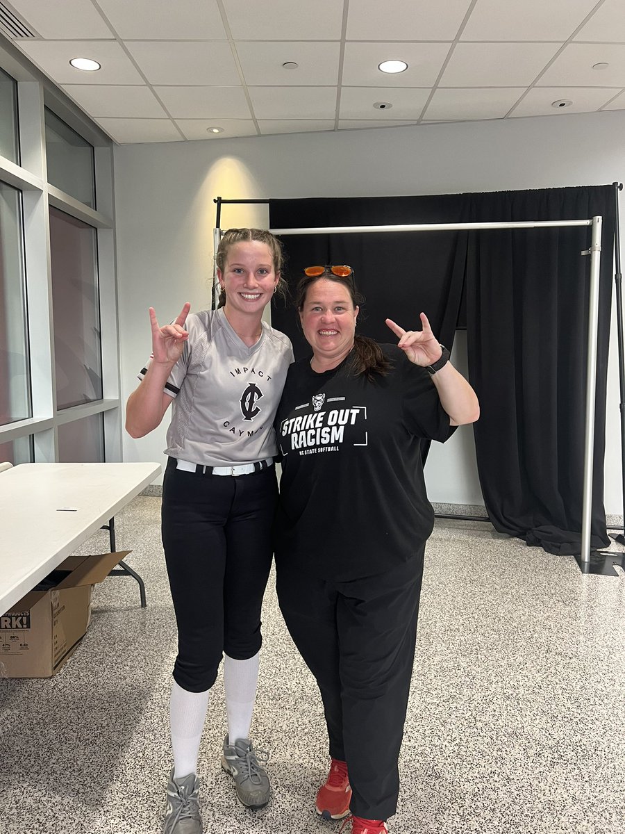 madi_hartline2's tweet image. Day 1 of the @PackSoftball pitching and catching camp! Had a great time meeting everyone and getting to talk to the players and coaches. I learned so much about my pitching fundamentals especially fastball which I loved. @CoachCassady @LLefty18 @packsbcamp @ElonSoftball