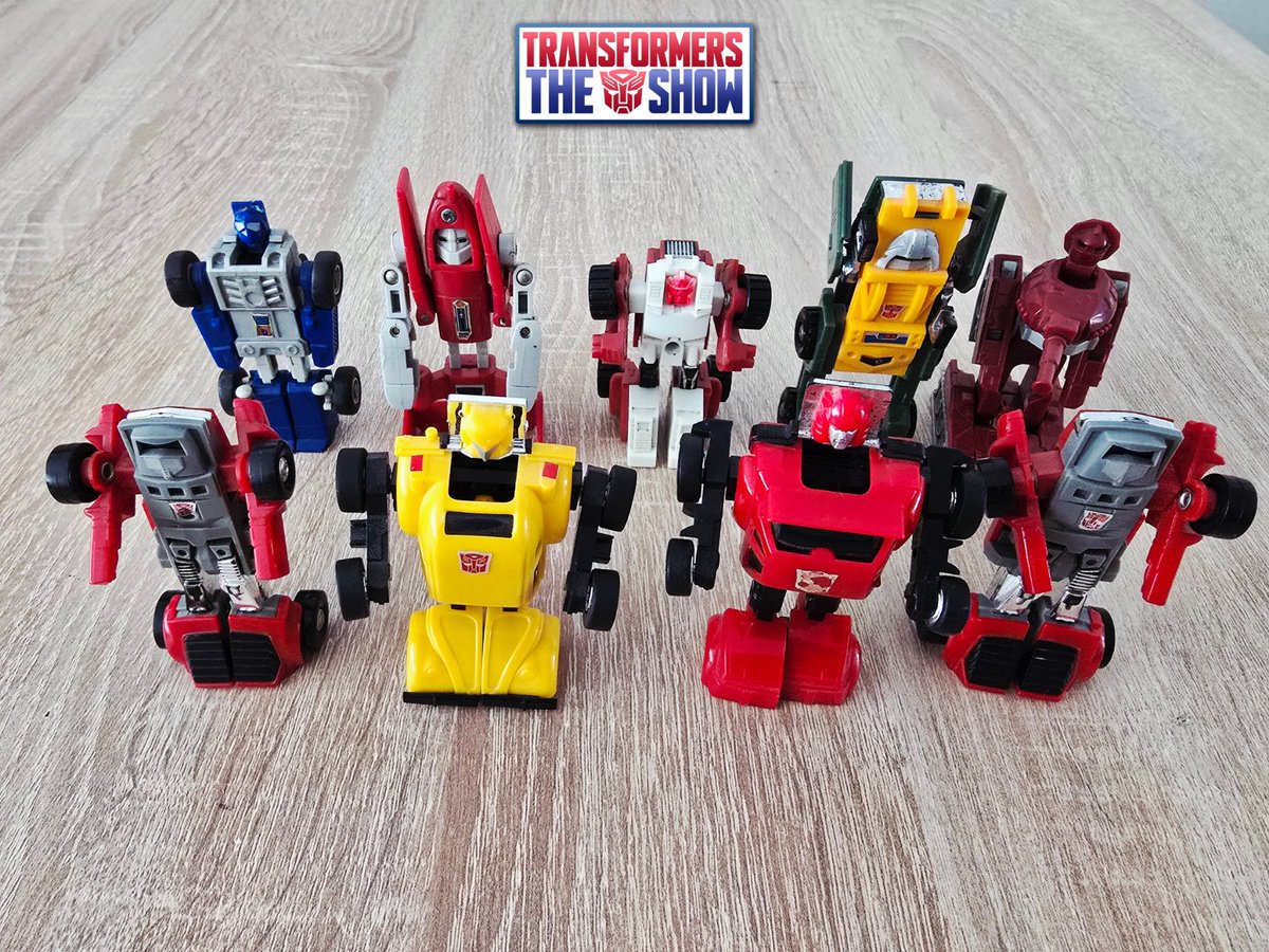 Andy_TFtheShow's tweet photo. Minibot mixer. 🚕
A random selection of minibots I found in storage, including two Windchargers, for some reason. 😄
Who is your favourite minibot?
#transformers #transformerstheshow #toyphotography #hasbro #G1 #vintagetoys #transformersphotography #ToyCollectors #minibots https://t.co/pfKLrP0JGB