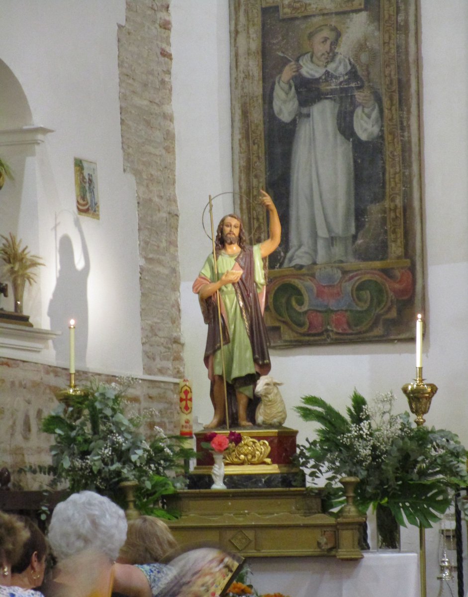 VOXValdeaveruel's tweet photo. 🟢 En el día de ayer celebramos la festividad del Patron de Valdeaveruelo San Juan , con una misa en su honor y la posterior procesión por el municipio. Al acto acudió nuestra concejal Sandra del Saz. https://t.co/TQAsPcGX9w