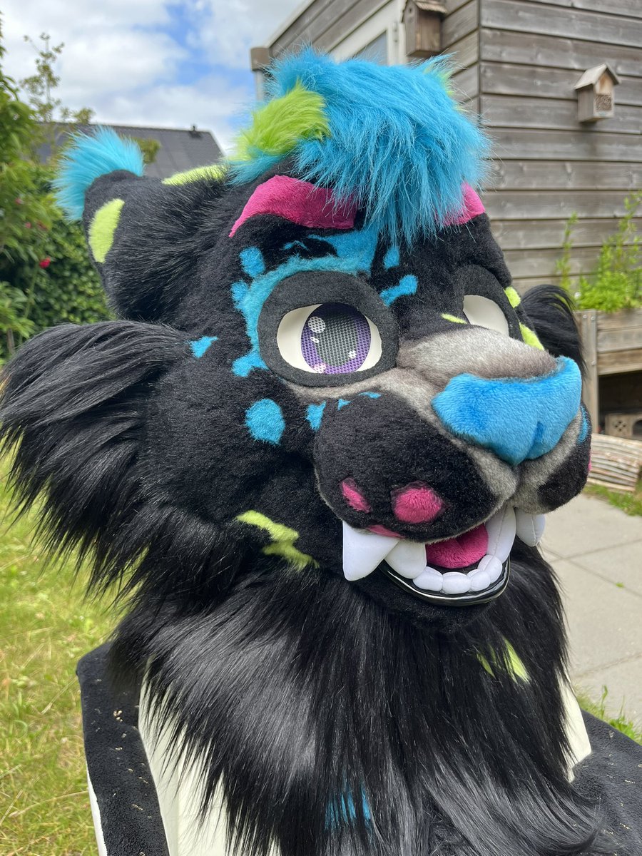 WeMightBite's tweet image. A lynx that’s made for the rave ✨
Will be up for offers soon as a fullsuit!