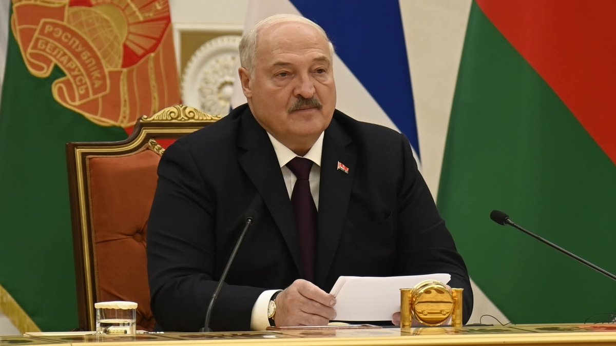 DrRobertoMOjeda's tweet photo. Éxitos a nuestro Primer Secretario y Presidente @DiazCanelB que cumplimenta una visita oficial a #Belarús. Durante sus conversaciones con el presidente  Aleksandr Lukashenko se abordaron temas estratégicos para consolidar la amistad y cooperación entre ambos países y pueblos. https://t.co/gYyrJ3cj5c