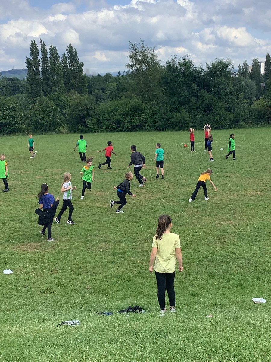 LindenRDCherry's tweet photo. PE time for us! Warm up games! 
🙂
#LindenRoadAcademyCherry #LindenLearning #LindenPE #LindenPersonalDevelopment https://t.co/9LBLivIrMS