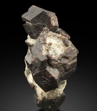 June 25, 1852, birthday of Spanish architect Antoni Gaudi i Cornet.
His designs were inspired by geometrical shapes found in nature - including plants and minerals. For example, the pinnacles of the Sagrada Família resemble crystals of Galena, Fluorite, Garnet &amp; Pyrite 💎