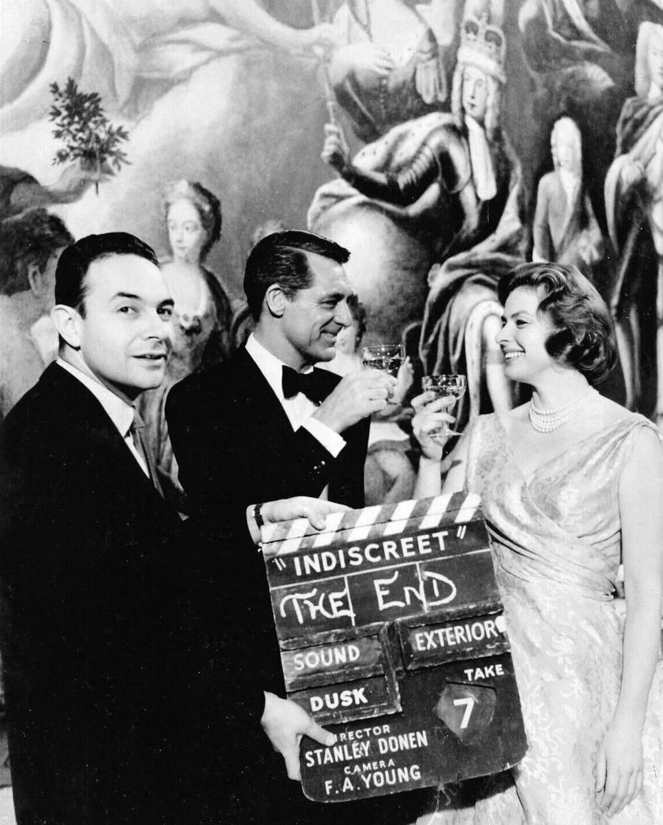 JuanmadelaPoza's tweet photo. #Indiscreta (#Indiscreet, 1958), de #StanleyDonen, es una bonita comedia romántica protagonizada por dos personas de más de 40 años, interpretadas por #CaryGrant e #IngridBergman. Una reflexión profunda sobre las relaciones entre la edad y el amor verdadero. https://t.co/LU5GuxXS6c