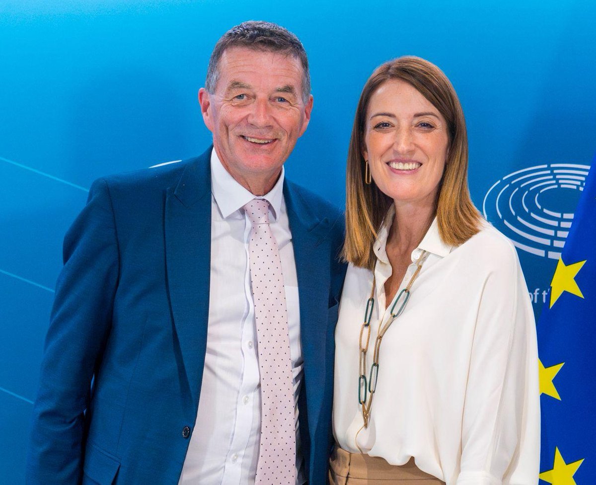 Every euro of EU funds must deliver for people: in a transparent, effective and accountable way.

With <a href="/EUauditors/">European Court of Auditors</a> President <a href="/TonyMurphyECA/">Tony Murphy</a>, I updated him on <a href="/Europarl_EN/">European Parliament</a>'s vote calling for an extension of EU recovery funding to ensure that no investments will be lost.