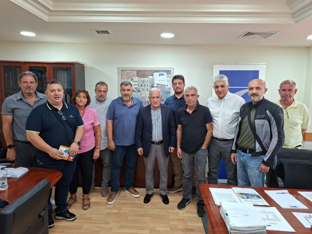 Συνάντηση της ΚΕΔΕ με την ΠΟΕ-ΟΤΑ: Στο επίκεντρο οι προκλήσεις και οι ανάγκες της Τοπικής Αυτοδιοίκησης

Διαβάστε περισσότερα εδώ:↩️
tinyurl.com/yc6nuzs7