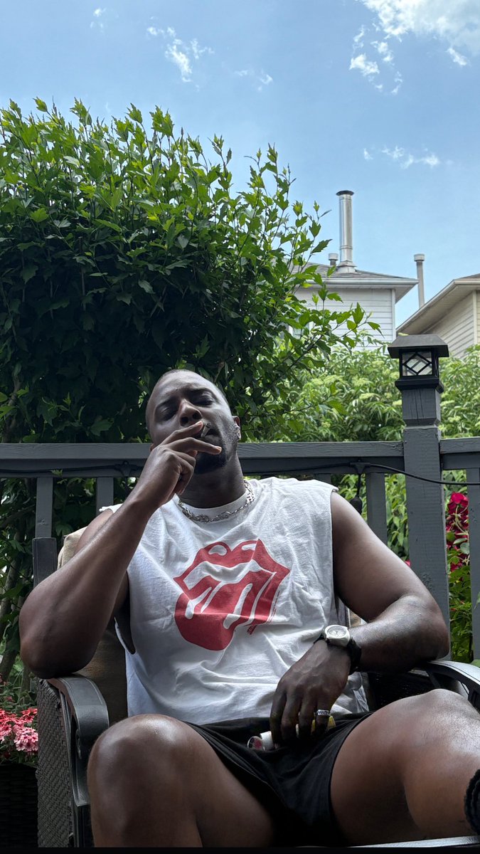 seanleon's tweet image. (2025)