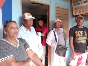 Este martes en imágenes, sobre el ejercicio nacional de enfrentamiento que inició con matutino especial en la oficina de multas con la presencia de los organismos impositores. #MunicipioPilón #ProvinciaGranma #GranmaConmigoCuenta   
Fuente: Vice economía Pilón
#FinanzasyPrecios