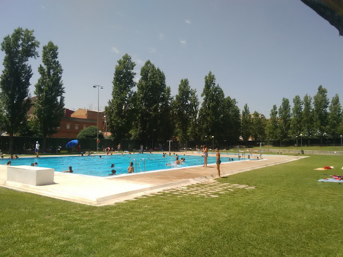 🏊 El síndic vol recordar a l’<a href="/Aj_Sabadell/">Ajuntament Sabadell</a> que ha de fer complir a tothom les ordenances de civisme també en les piscines municipals

⛔️ Ha d’impedir i sancionar els actes incívics perquè siguin un espai agradable per la ciutadania