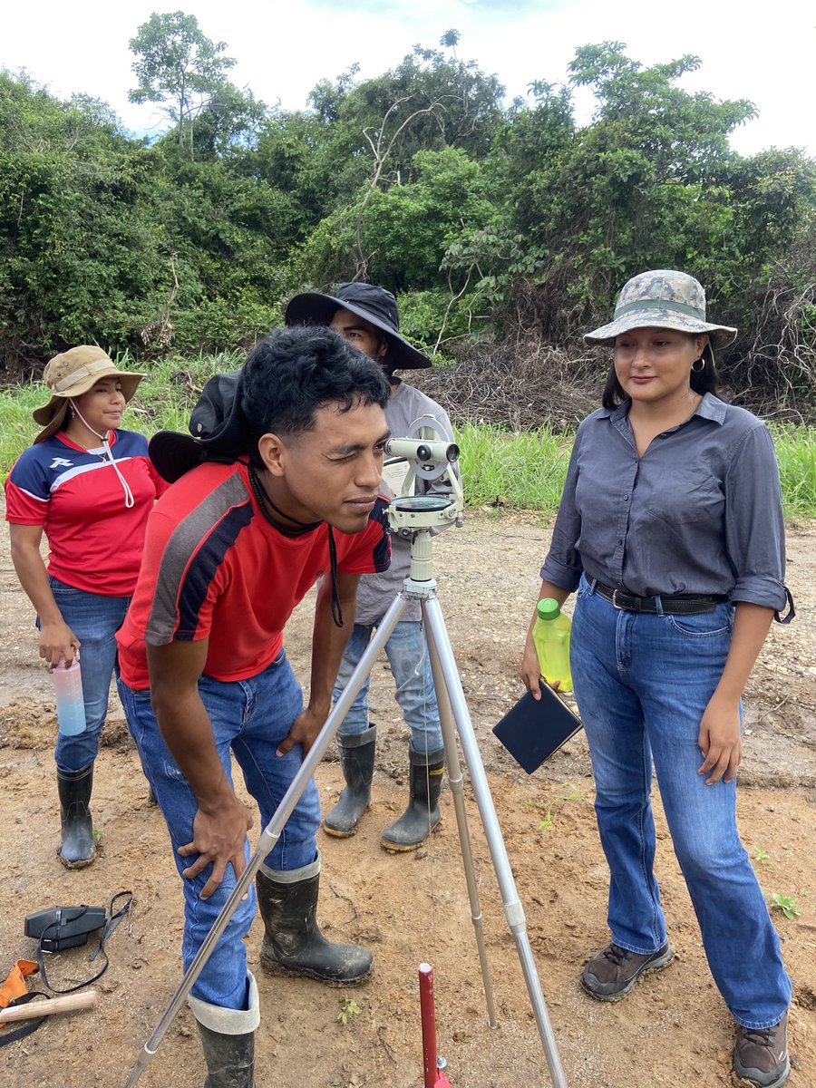 Thanks to <a href="/gcbc_org/">The Global Centre on Biodiversity for Climate</a> we’re restoring #forests on Indigenous lands—linking biodiversity, #resilience &amp; sustainability. Training student interns to set up &amp; re-census plots, bridging science and local knowledge to recover ecosystem services 🌱📐🌳 <a href="/stri_panama/">Smithsonian Panama</a> #UniversidadDePanama