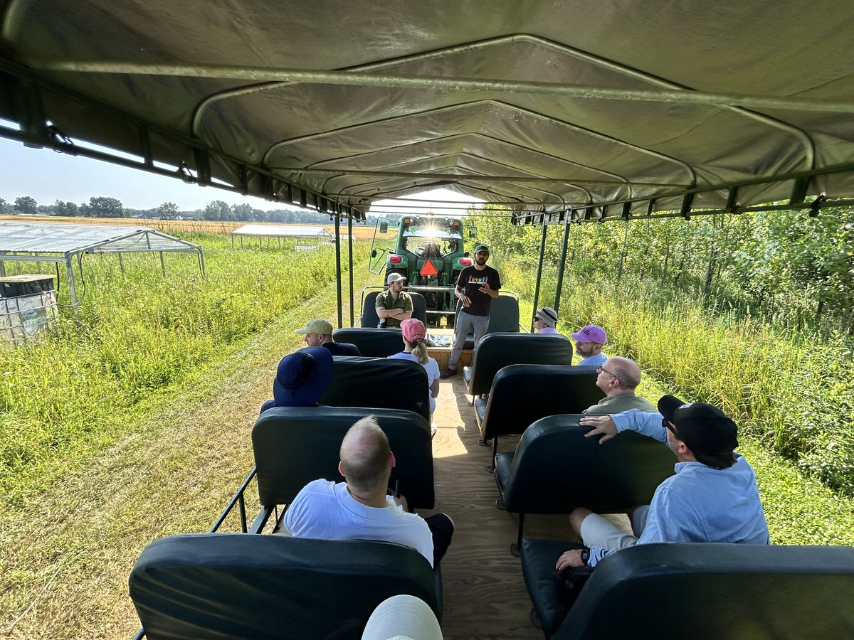 CANR_Intl's tweet image. Day 2 starts off with a field visit to MSU’s @KelloggBioStn . Participants saw firsthand how science, sustainability, and community come together. #AgResearch #ClimateSmartAg #MSUKBS #CANREuropeForum