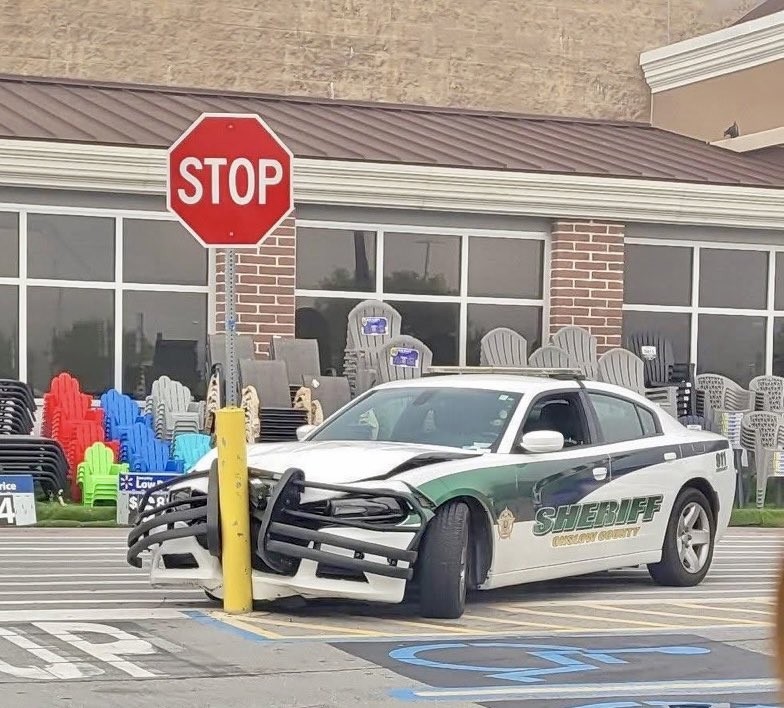 WorldBollard's tweet image. Silly Sheriff….😁
#WorldBollardAssociation
📸@CaparrosAI