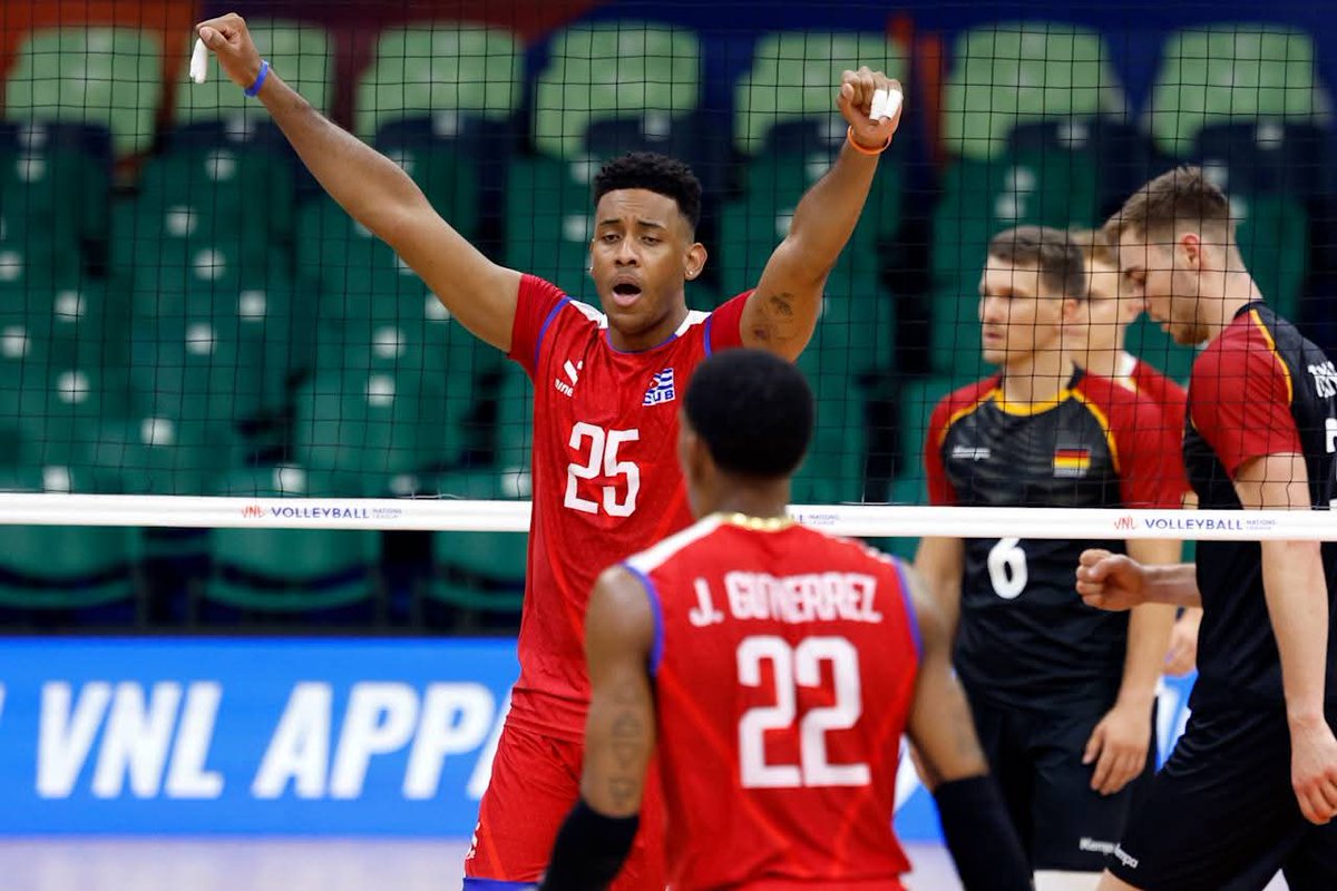 #Cuba derrotó a Alemania 3-1 (19-25, 25-18, 25-22, 25-21), con espectacular reacción, en el partido inicial de la segunda semana de la Liga de Naciones de Voleibol con escenario en Belgrado, Serbia. #VNL2025 #DeporteCubano