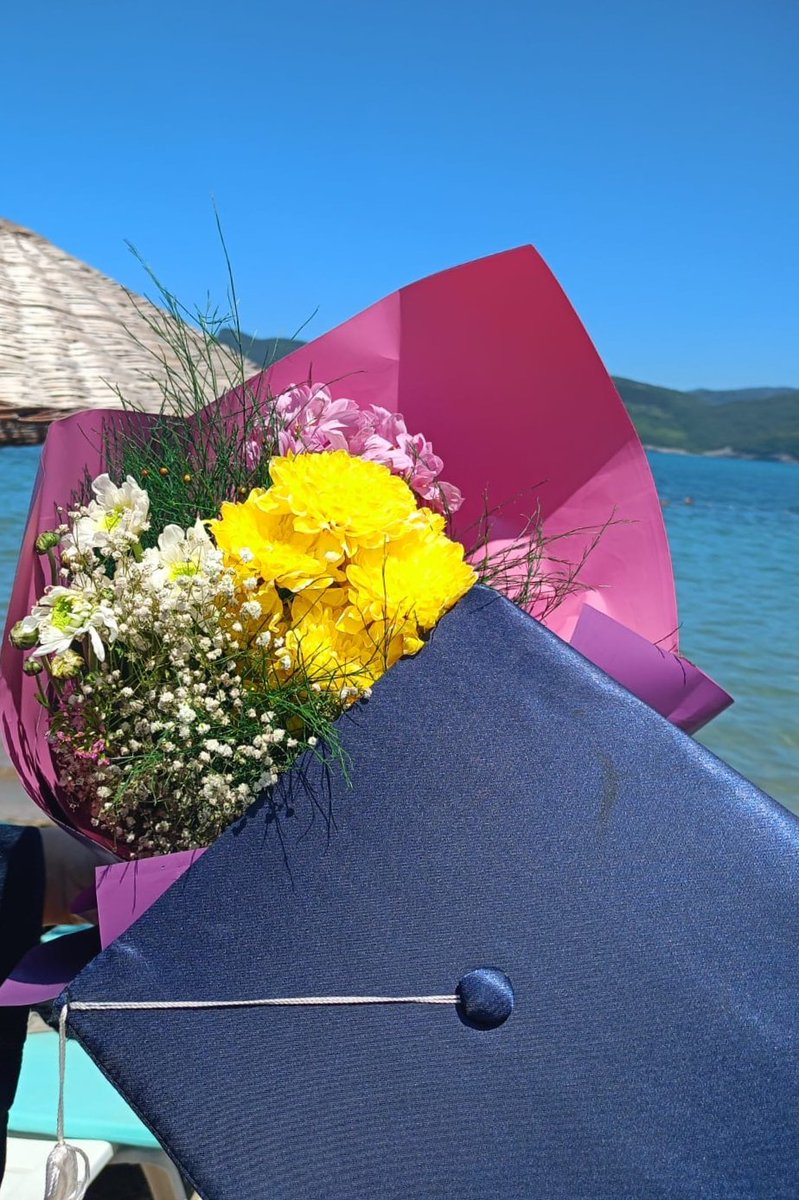 Su gibi akıp giden zaman🥹
#mezun