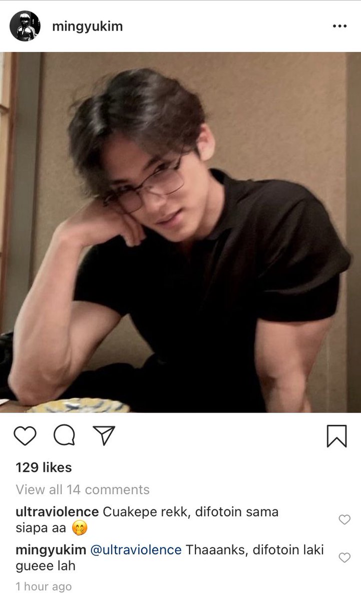 jiegsau's tweet image. 𝘮𝘪𝘯𝘨𝘺𝘶 itu friendly dan semua orang tau, but he always knows his boundaries and it makes his boyfriend, 𝘸𝘰𝘯𝘸𝘰𝘰, ‘fall’ even harder — minwon few tweets au from 18 (just 𝘮𝘪𝘯𝘨𝘺𝘶 being man of the year)