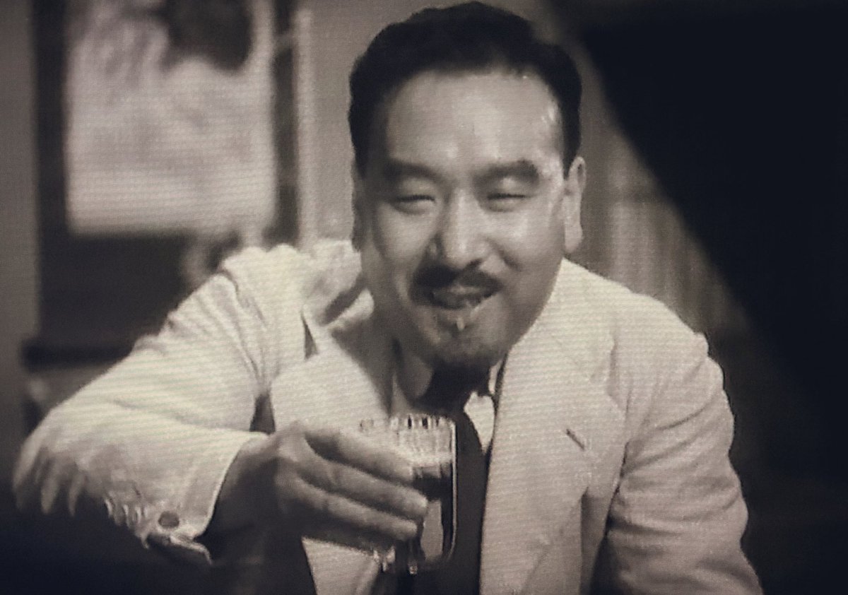 keity@昭和の俳優くびったけ (@keity_since1935) on Twitter photo 三島さんお口からビールがこぼれてる 三島さんお口からビールがこぼれてる