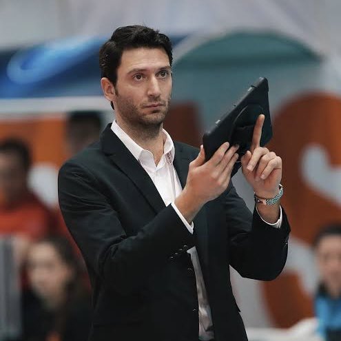 Siz ikiniz Türk voleyboluna ibreti alem için mi gönderildiniz ya?