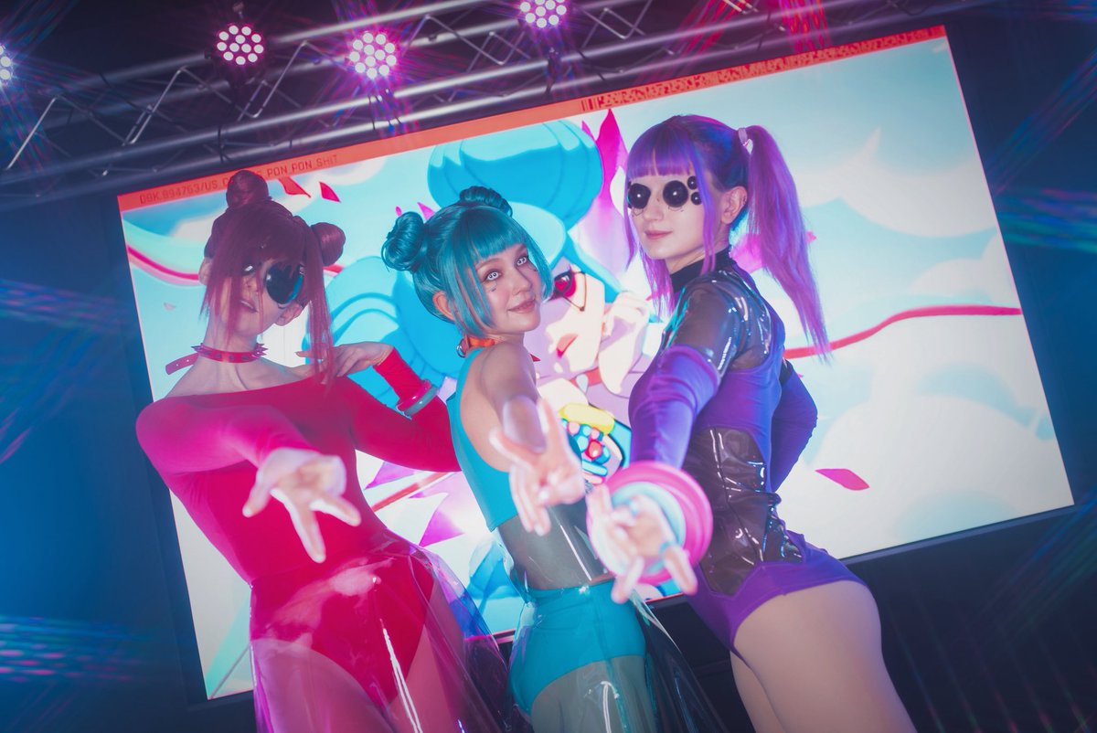 AdeleLave_Cos's tweet image. あなたのとなりにUs Cracks
Blue moon by me
Purple Force @EmilySkariani
Red Menace @mirai12307
📸 @kakihime_c
#Cyberpunk2077 #cosplay