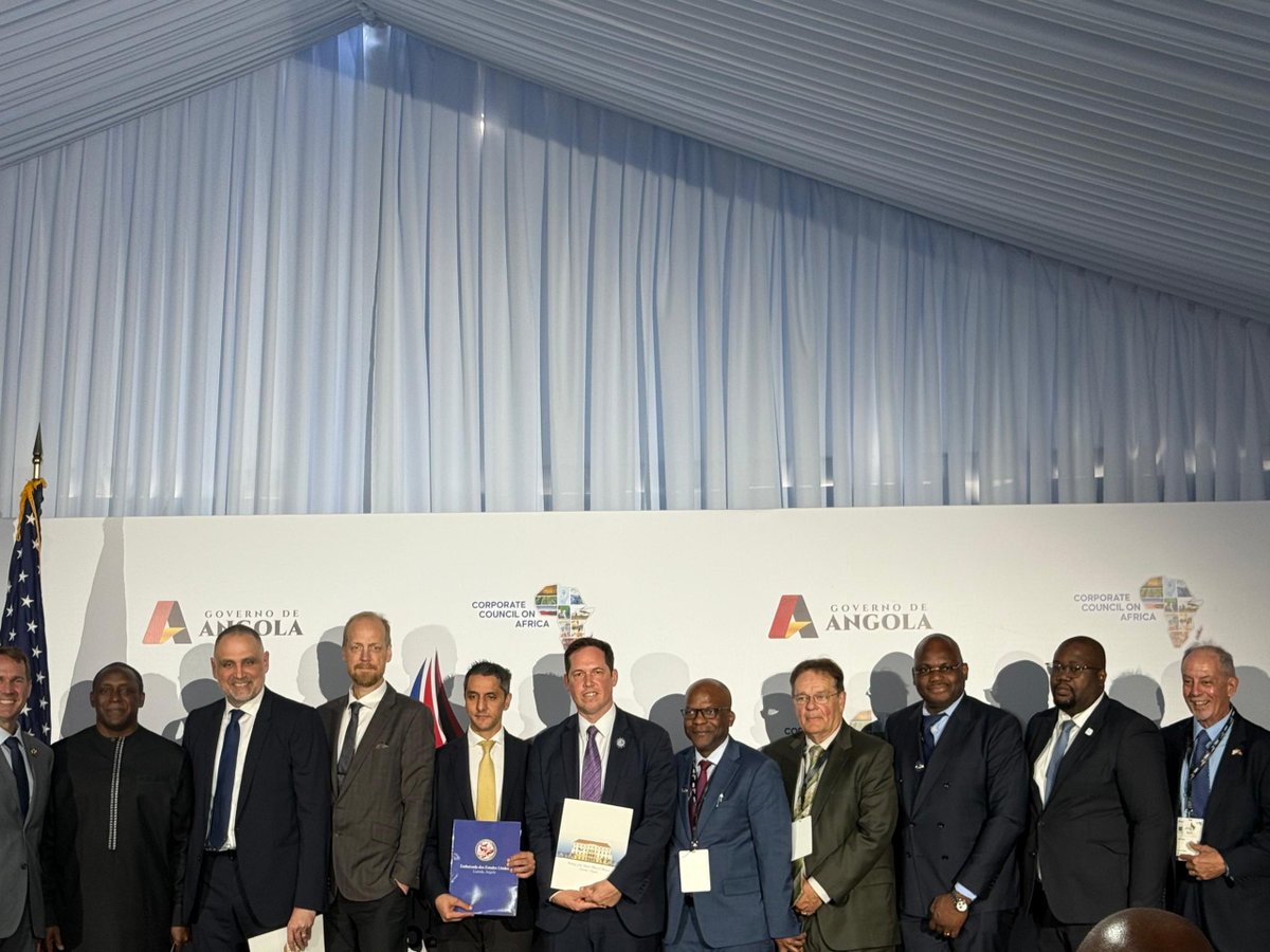 Luanda, #Angola | 25 June 2025. #SierraLeone &amp; CECASL sign MoU at the U.S.–Africa Business Summit to develop West Africa’s 1st U.S.-sourced LNG terminal — a bold step for energy security &amp; regional growth.

🔗 Read more: anergigroup.com/sierra-leone-a…

 #NantPowerProject #WestAfrica