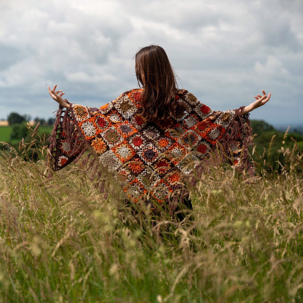 The fields are turning golden🌾Change is in the air as summer gently tips into harvest-tide🌾
etsy.com/uk/listing/431…

#Lughnasadh #lughnasadhiscoming #lammas #harvest #harvesttide #wheeloftheyear #paganlife #cottagecore #cottagecoreaesthetic #autumnwitch #Autumnvibes #Somerset
