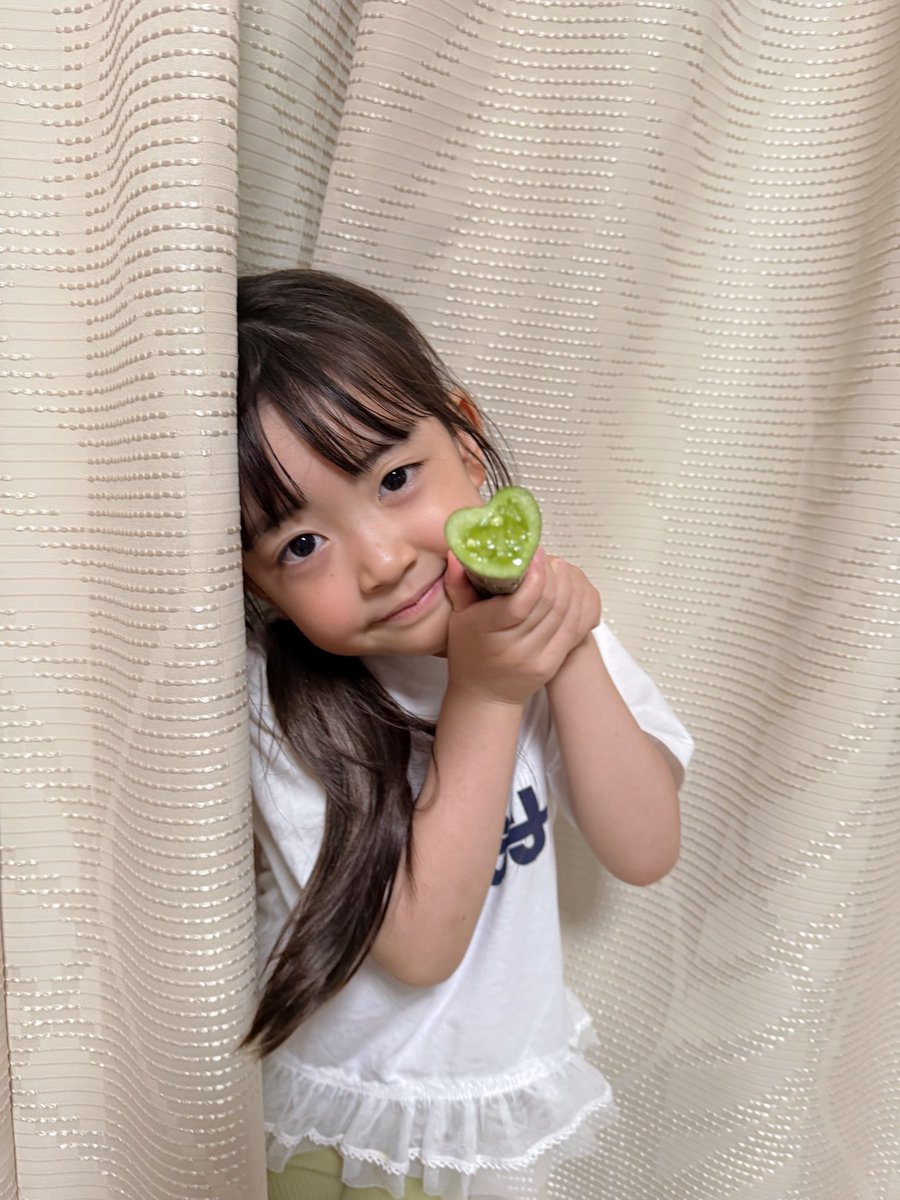 ハートきゅうりだよ🥒

今日はCHURROSの
レッスンでした🧸𖤐⡱
教えてもらったことを気をつけて
毎日練習頑張ります⭐️𓂃꙳⋆

#おうたん #topmodelschool 
#CHURROS