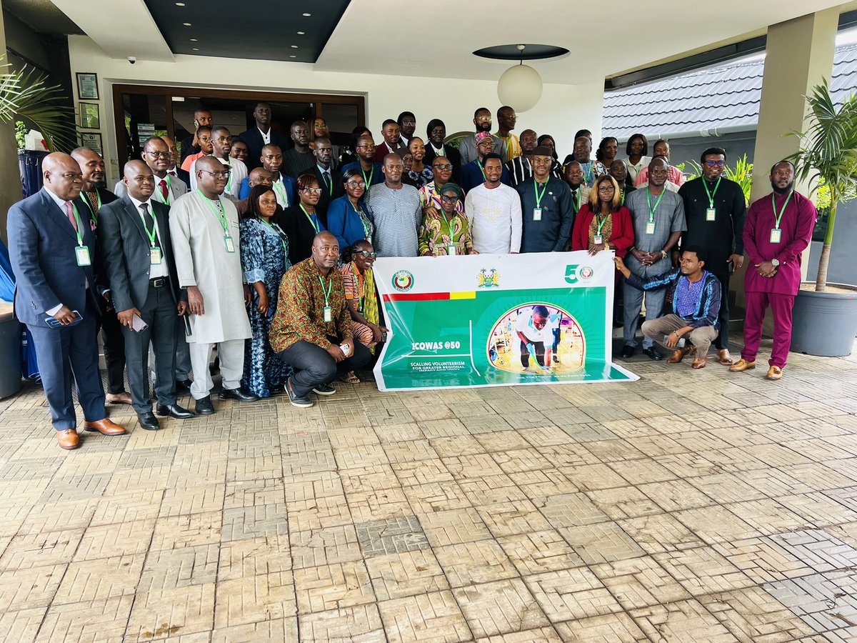 Sierra Leone’s Youth Minister today addressed the 7th ECOWAS Annual Forum of National Volunteering Agencies, hosted in Freetown, urging member states to shift mindsets and embrace technology, innovation, &amp; value addition as the 2-day workshop kicks off. #ECOWAS <a href="/50/">max</a> #Volunteerism